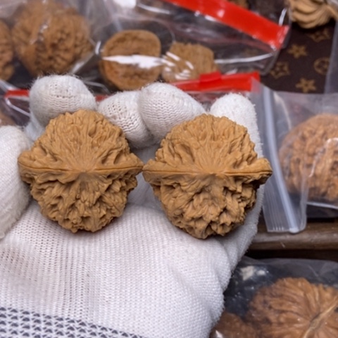 文玩核桃把件野牛39