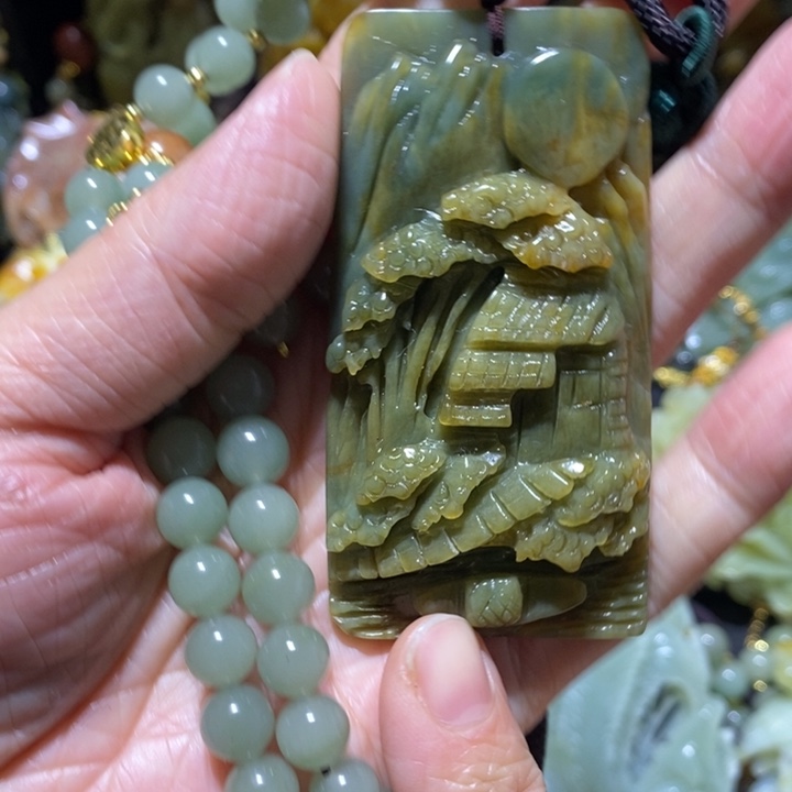 蛇纹石玉岫玉吊坠未镶嵌