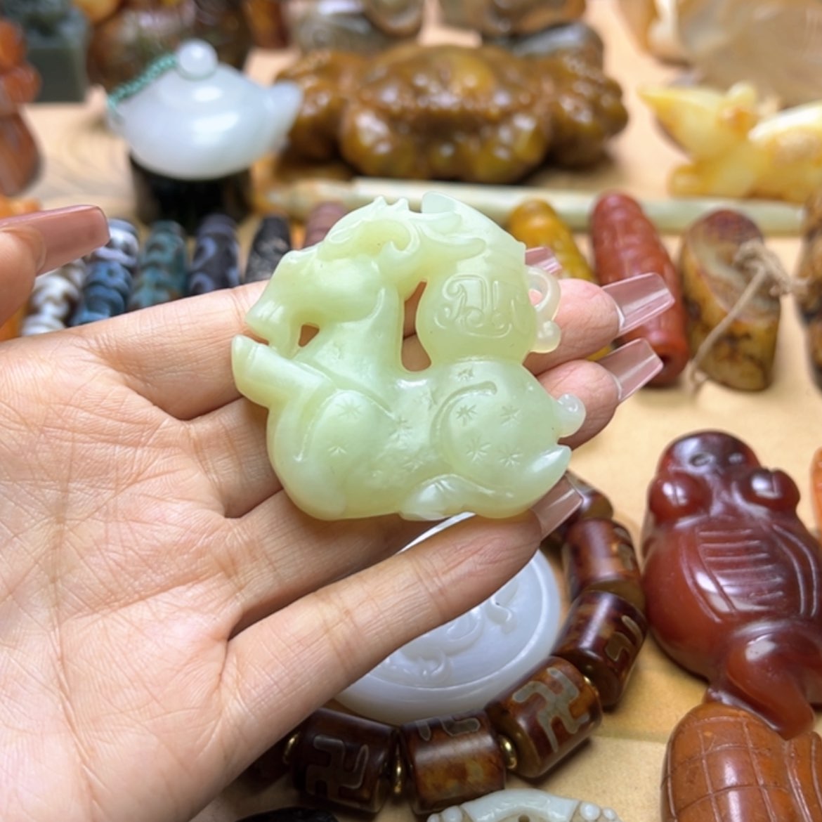 【闪购商品】蛇纹石玉颈饰未镶嵌