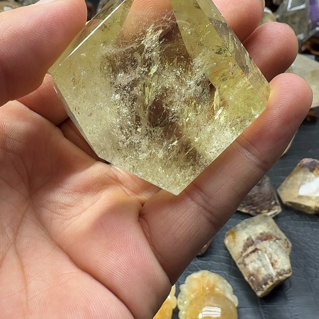 未镶嵌珠宝半成品水晶