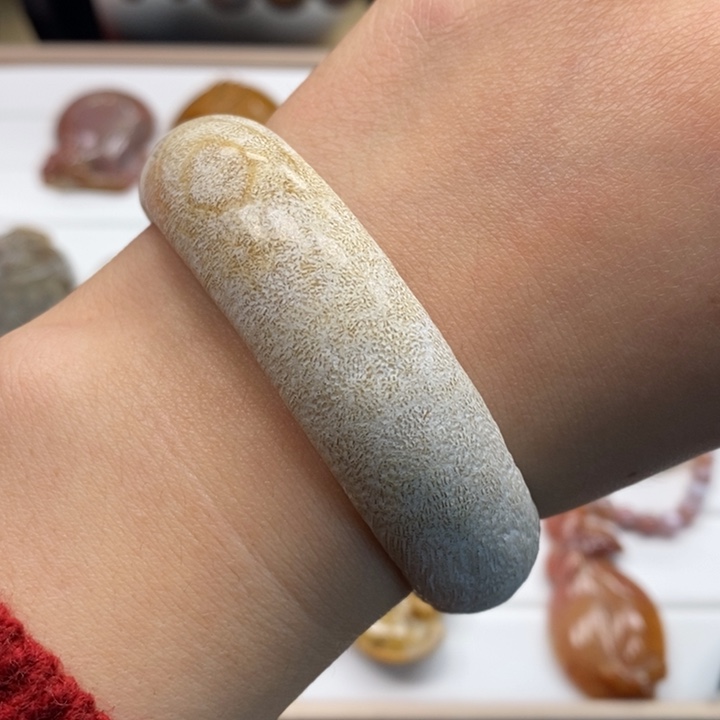 硅化玉手镯未镶嵌56.2