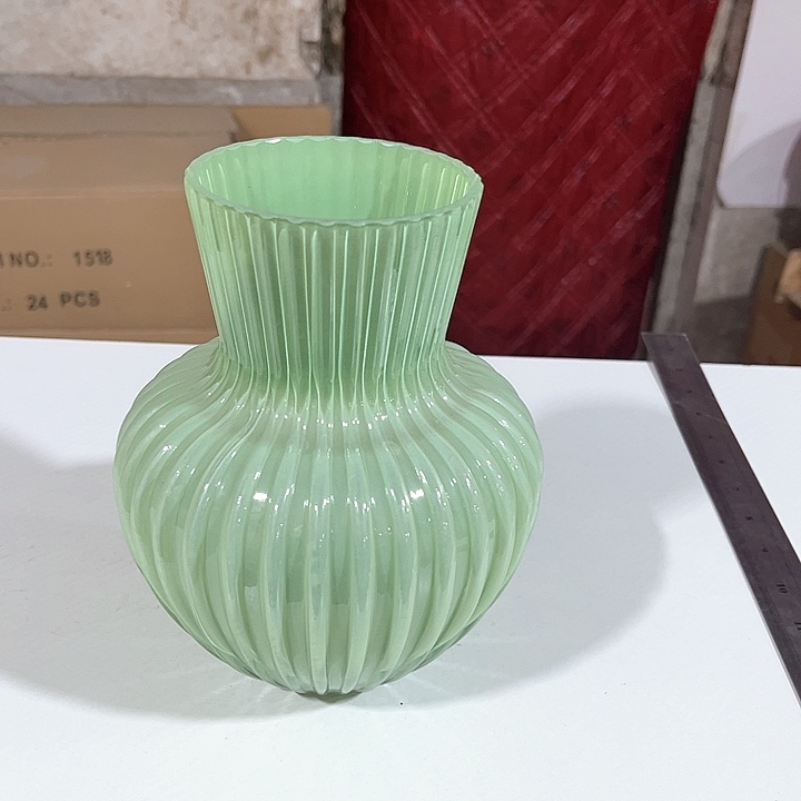 玻璃绿色高20口8玻璃花瓶嘎嘎好看玻璃花瓶