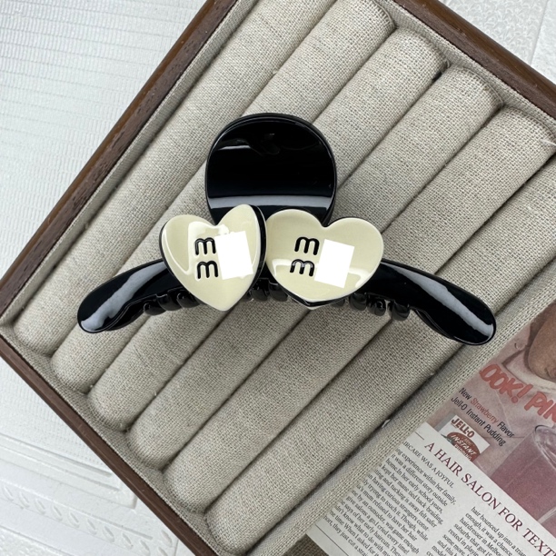 音杳F-1327新款 M家双爱心醋酸抓夹11cm黑色百搭