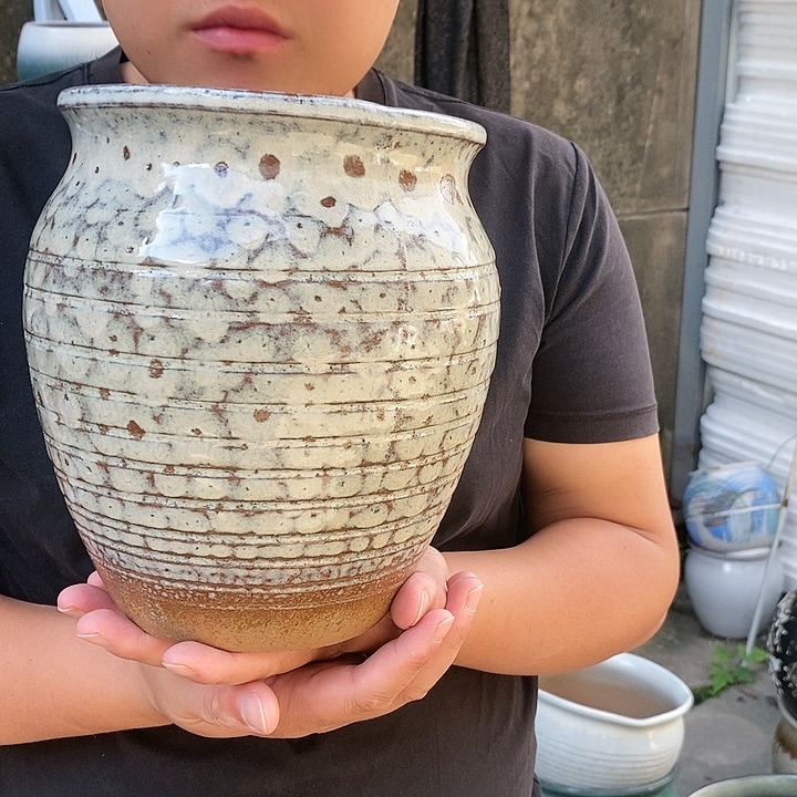 红泥花盆口17高21瑕疵