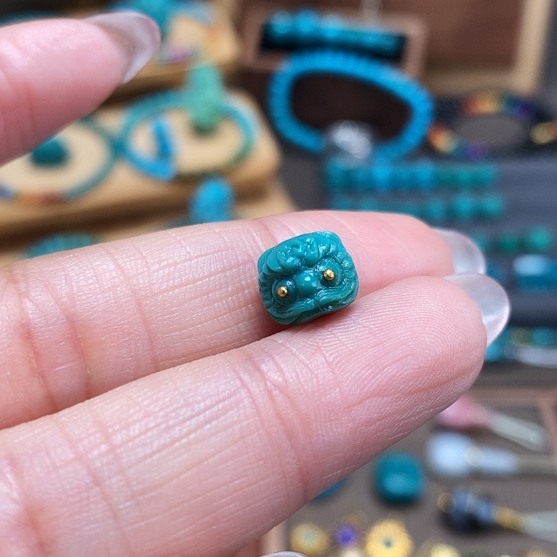 绿松石未镶嵌珠宝奇石