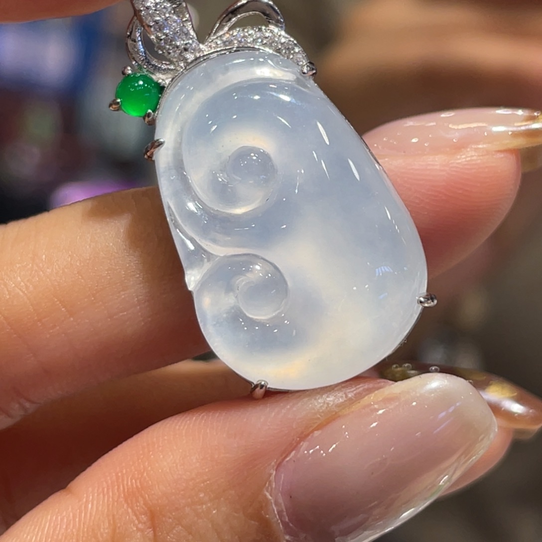 颈饰银S925镶嵌翡翠吊坠