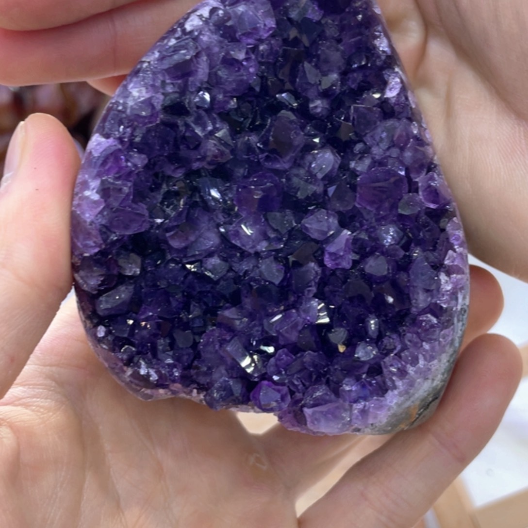 未镶嵌水晶大型摆件（非配饰）