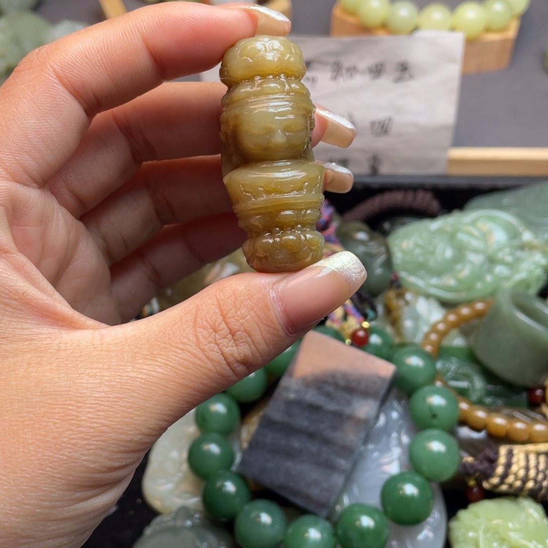 和田玉颈饰未镶嵌