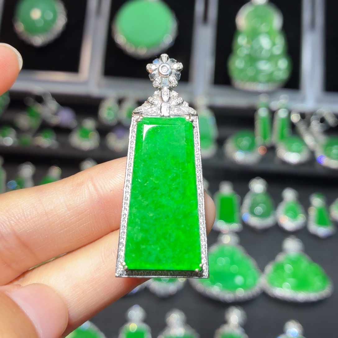 翡翠18K金镶嵌吊坠(不含链)109号