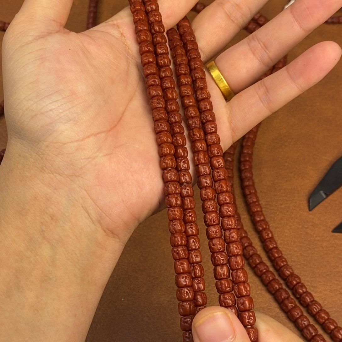 红***液金刚菩提吊坠佛手