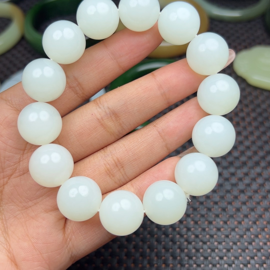 和田玉吊坠未镶嵌