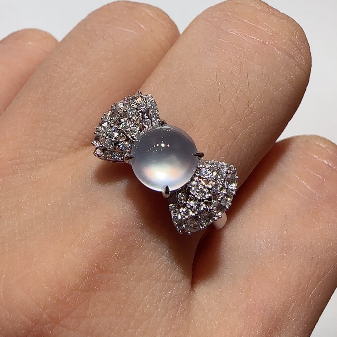 翡翠18K金镶嵌戒指蝴蝶结