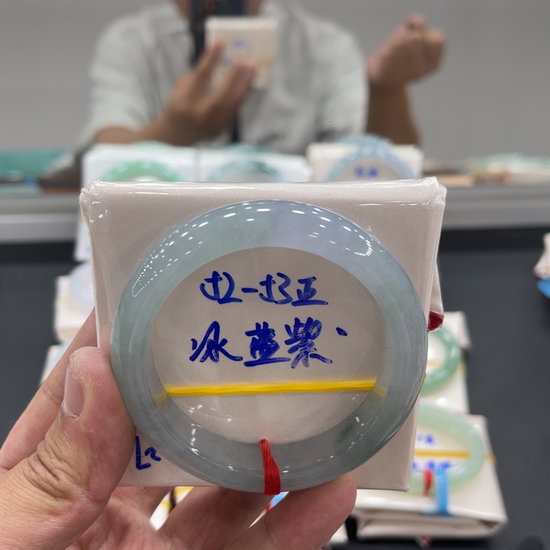 翡翠未镶嵌手镯缅甸翡翠