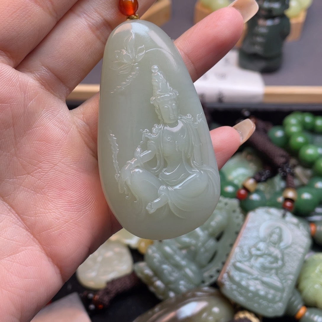 和田玉颈饰未镶嵌