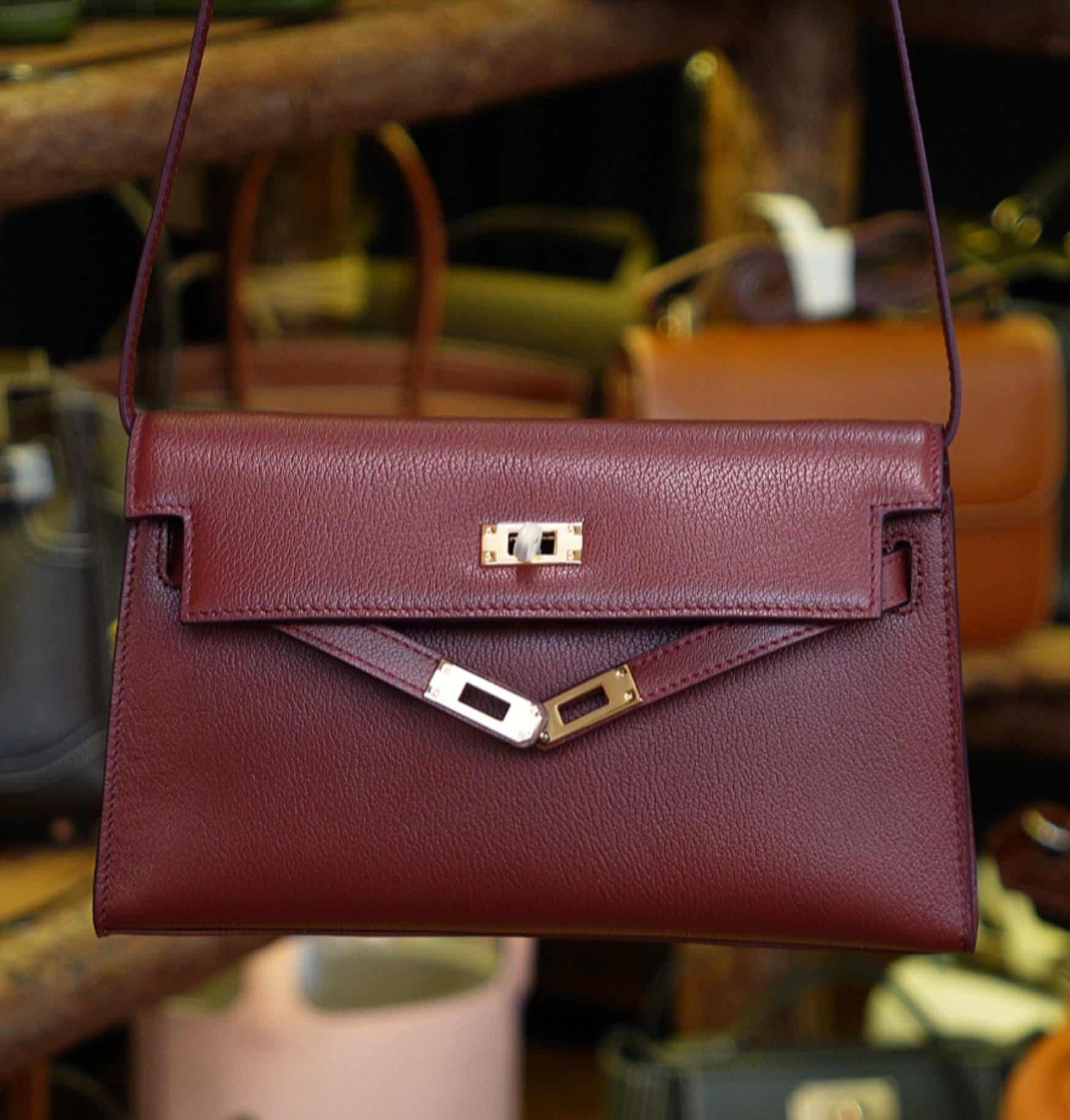 【胡叔说】Elan25cm三代山羊纹头层牛皮原创设计女包