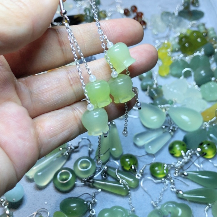 【闪购商品】蛇纹石玉挂件未镶嵌?**赋