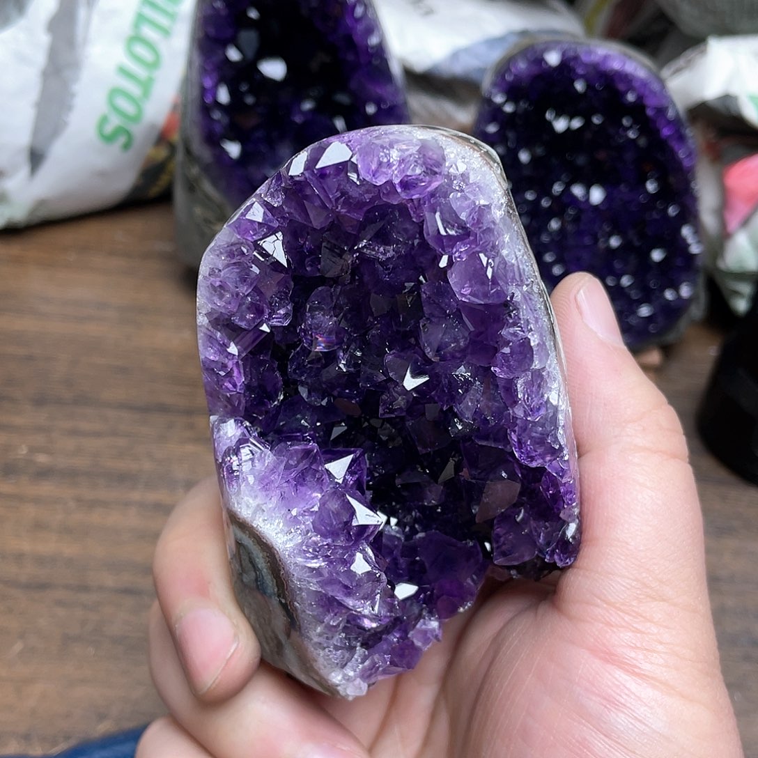 紫晶大型摆件（非配饰）未镶嵌