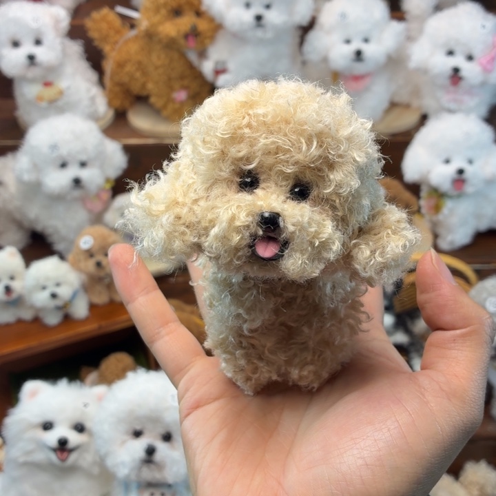 毛绒中款式泰迪熊，