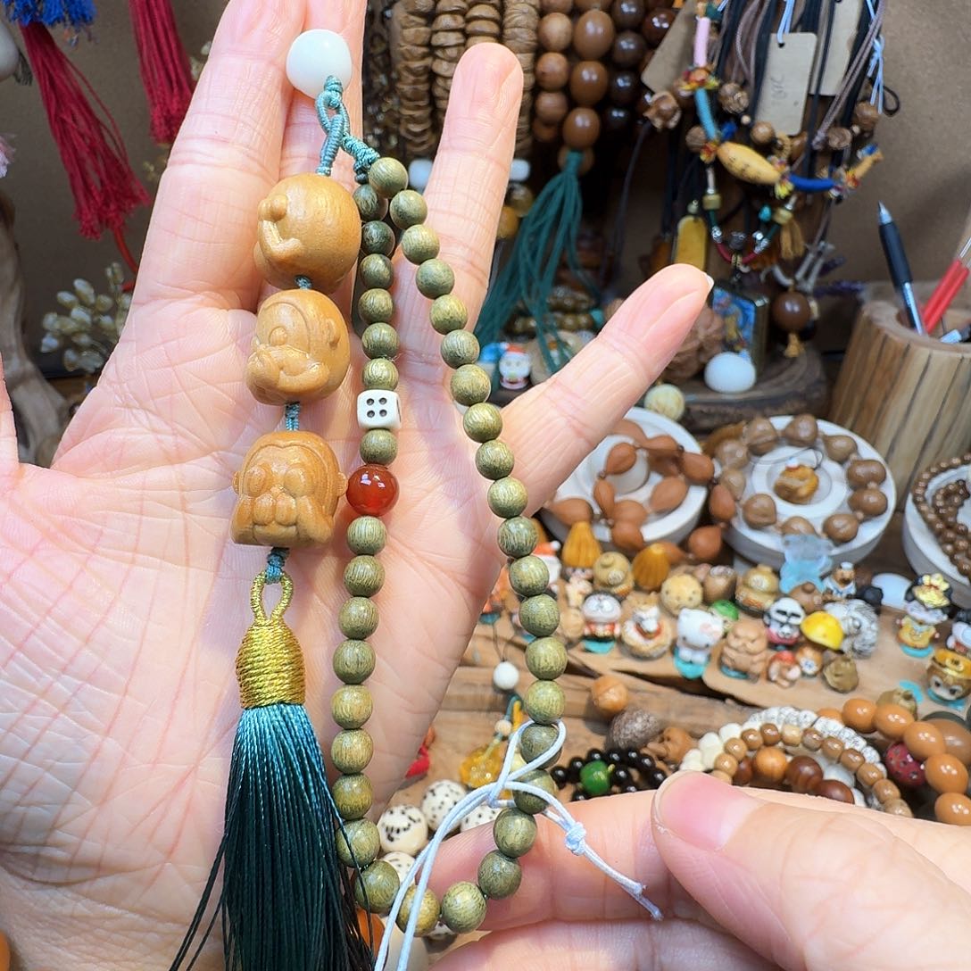 柏香籽/百香籽吊坠菩提树和树