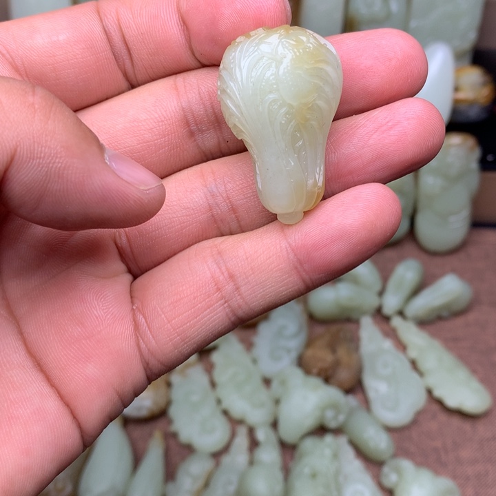 和田玉（糖玉）未镶嵌颈饰