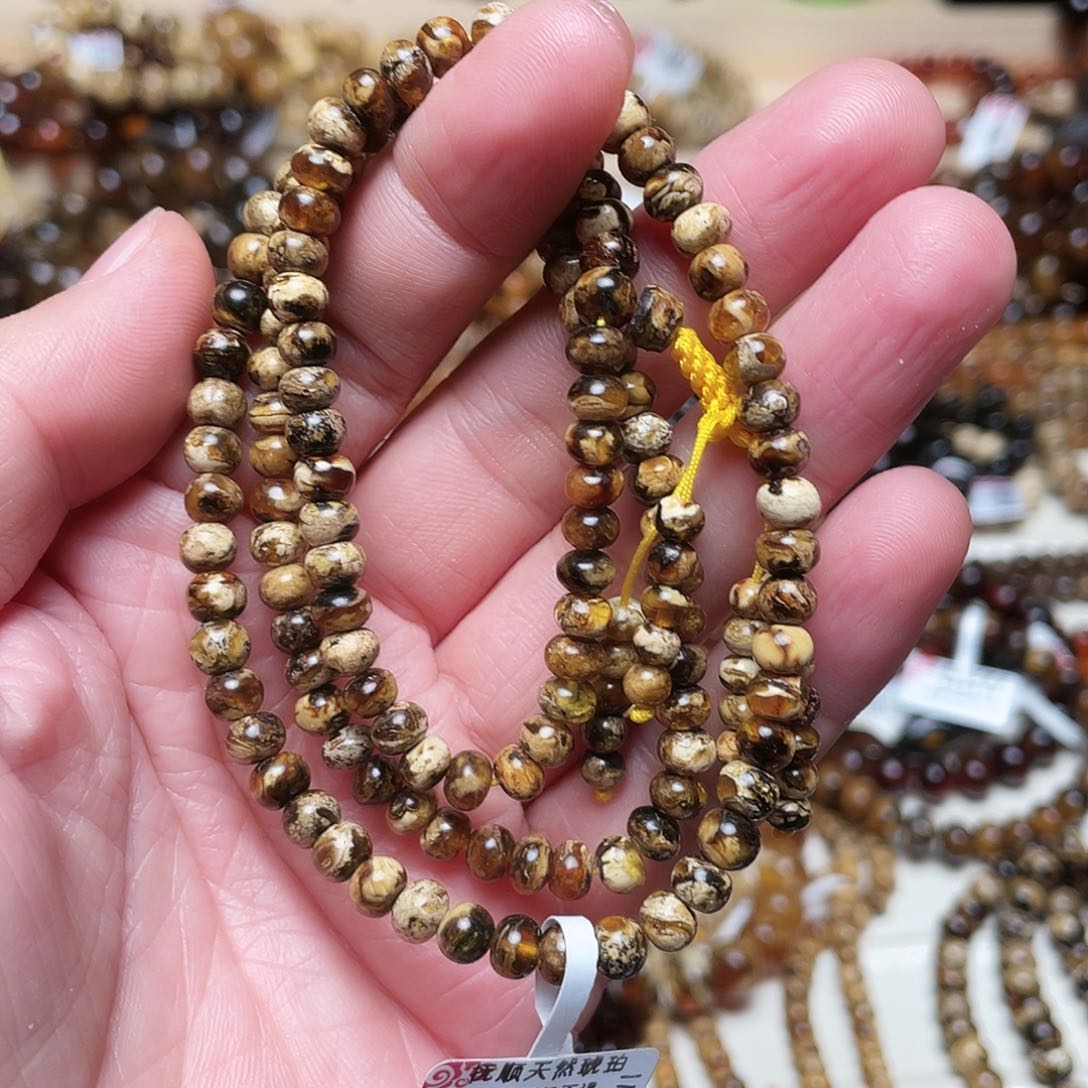 琥珀裸石未镶嵌五