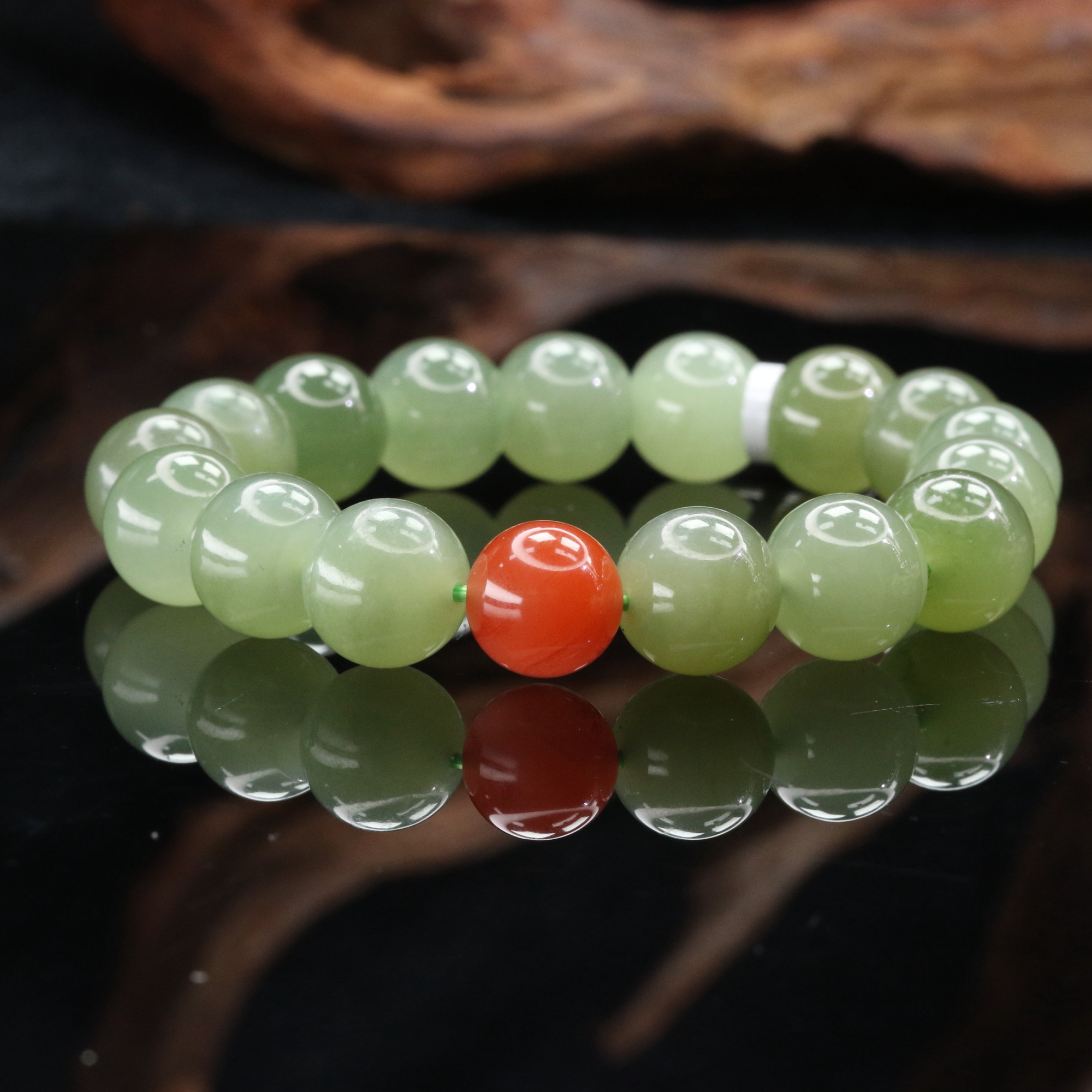 26和田玉湖水绿手串/000649北京中保拍卖