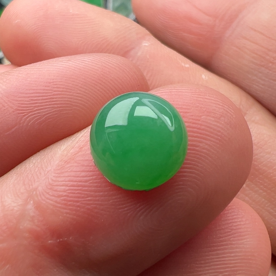 翡翠颈饰未镶嵌蛋面8.5