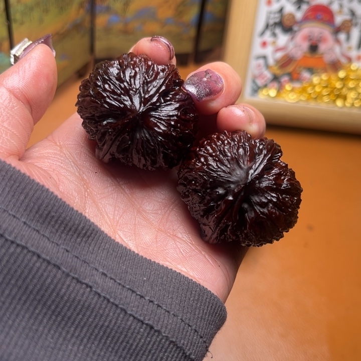 核桃地闷文玩手把件红豆，24