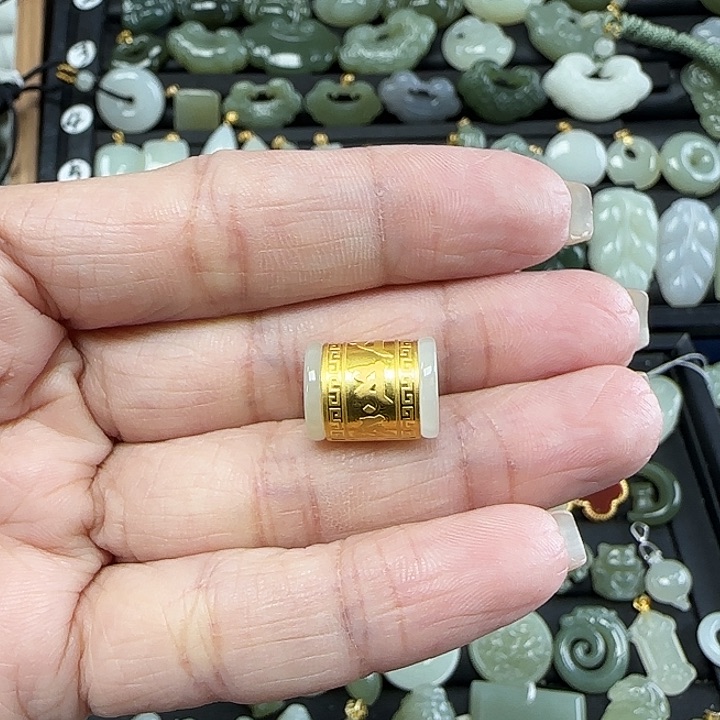 和田玉吊坠(不含链)足金镶嵌