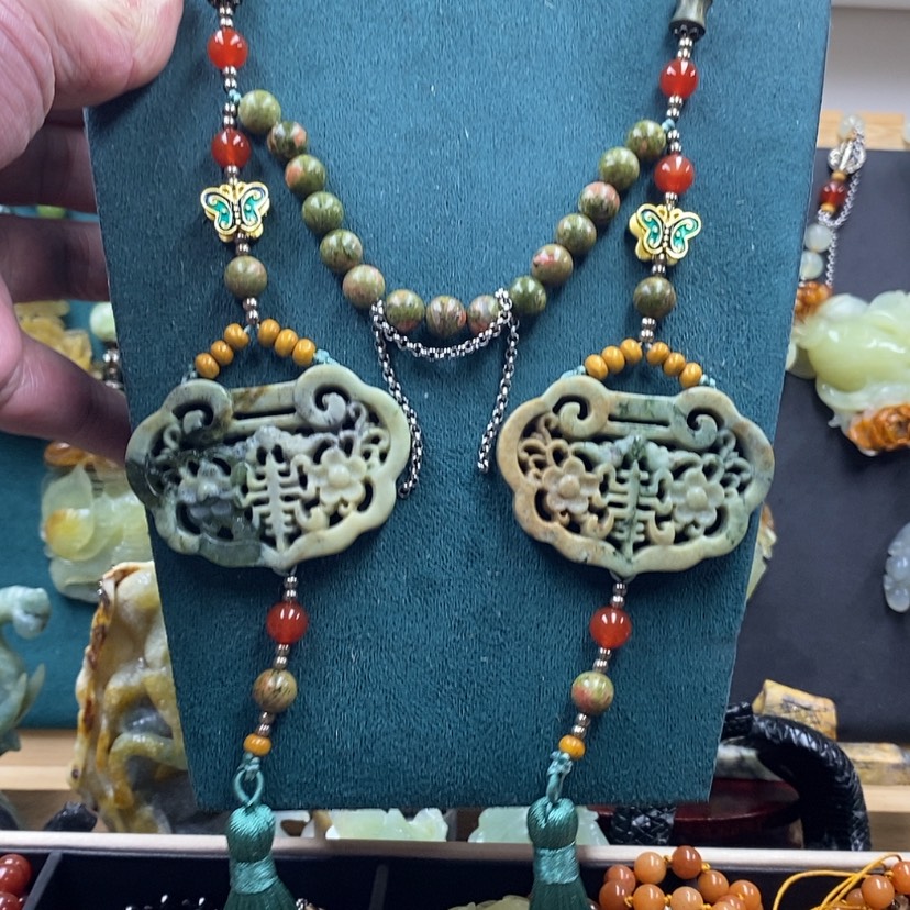 【闪购商品】蛇纹石玉吊坠未镶嵌