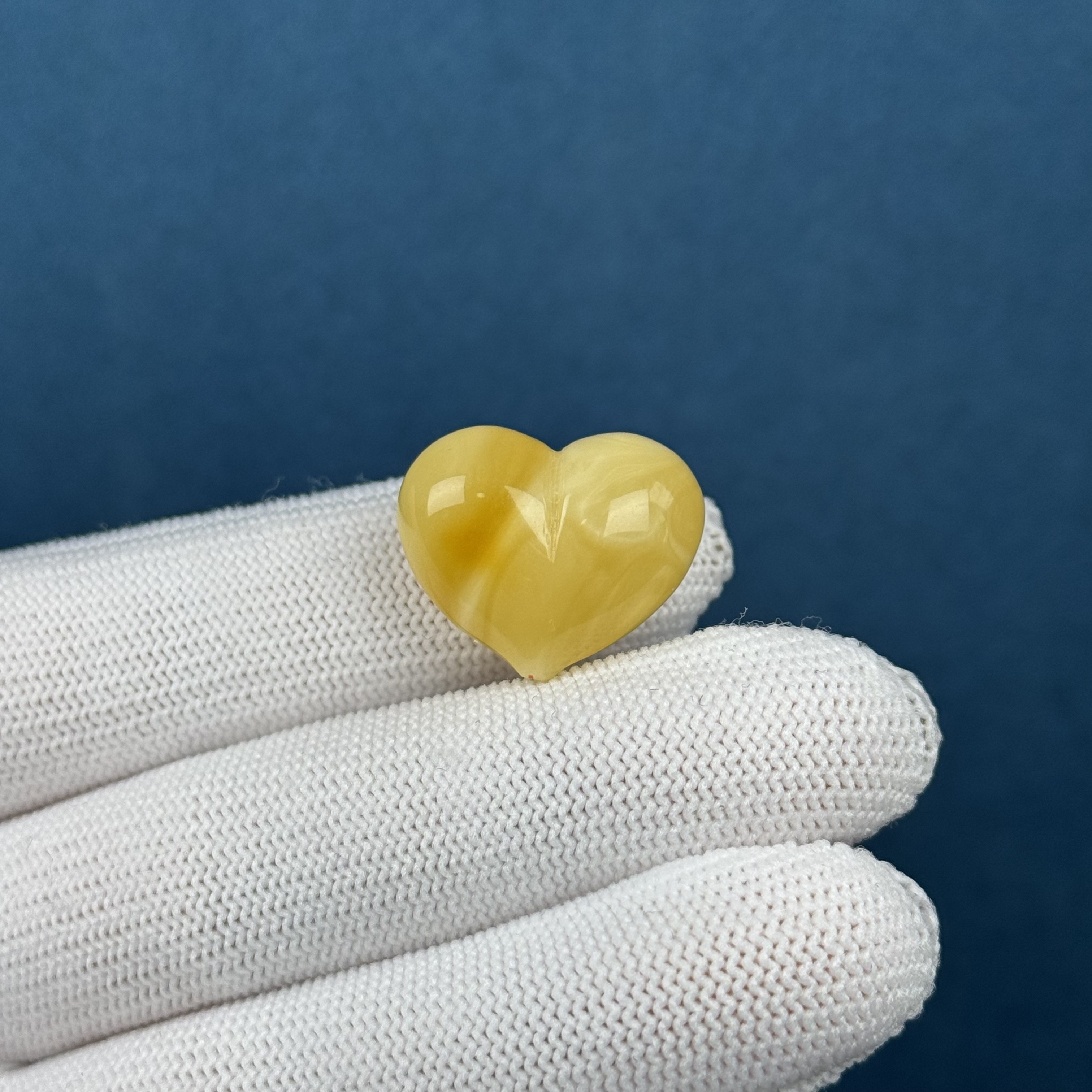 F4120天然蜜蜡 满蜡屁桃爱心 21.9*18*11.5mm支持复检假一罚十