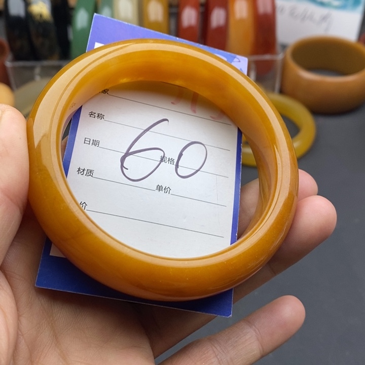 未镶嵌手镯石英质玉