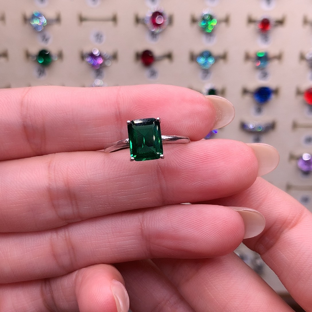 银S925镶嵌祖母绿戒指