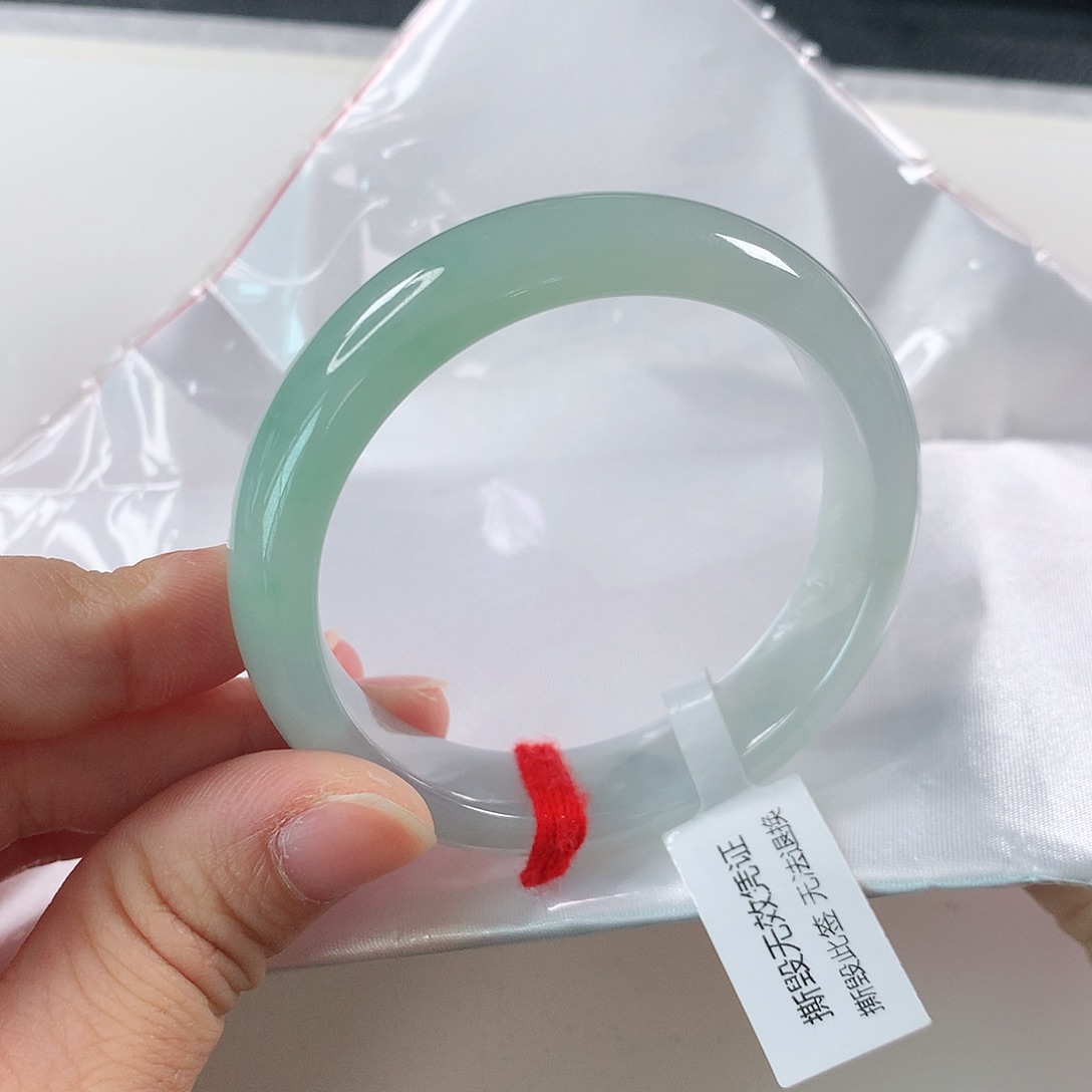 翡翠手镯未镶嵌①③③