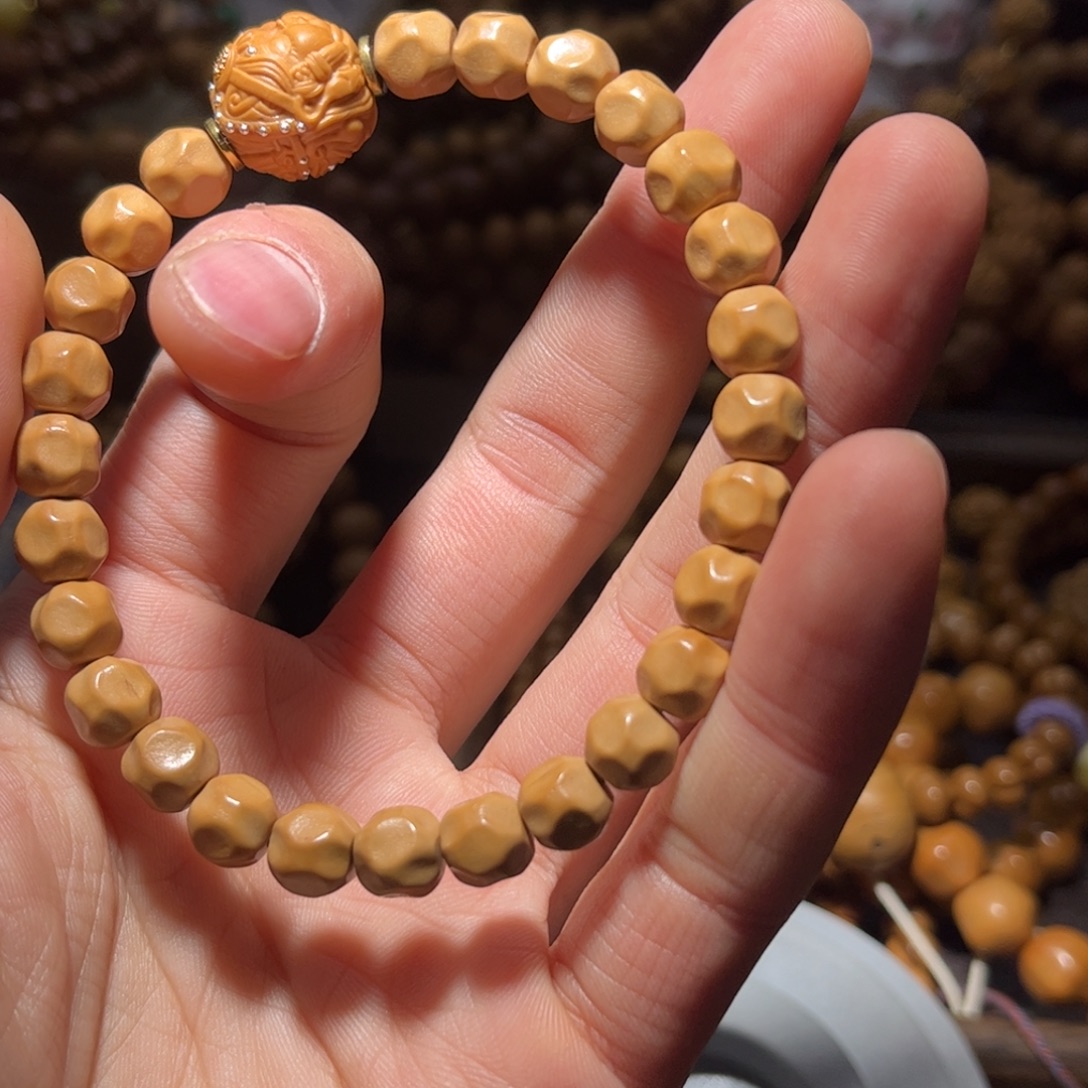 燕****吊坠猴头核桃8+奶酪➕面具之下