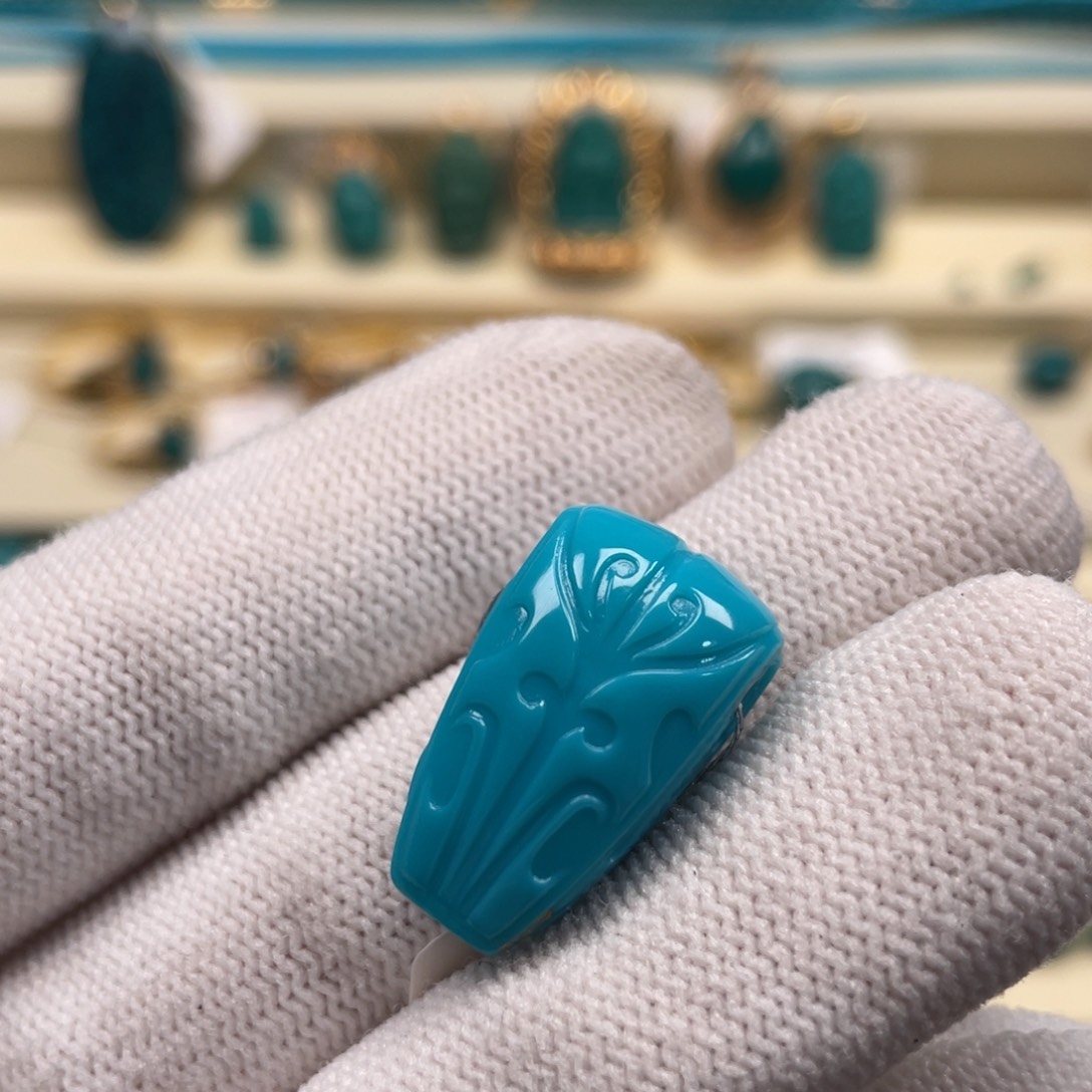 未镶嵌绿松石珠宝奇石13.3x10.7