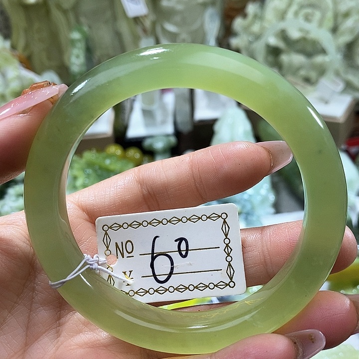 岫玉岫玉手镯60口径未镶嵌