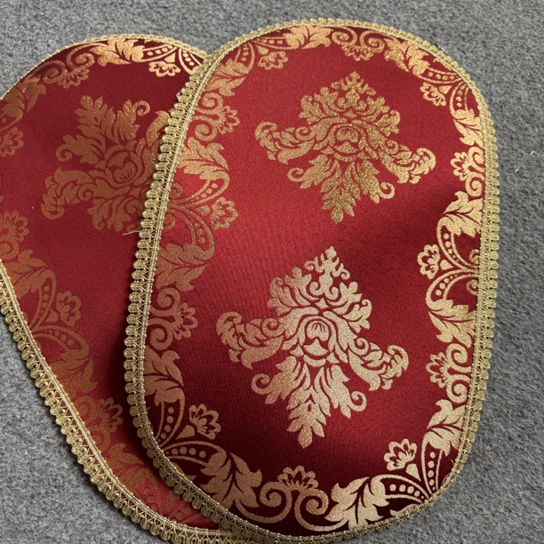 《小华》约30*45红色椭圆形金色印花多用垫子发两张