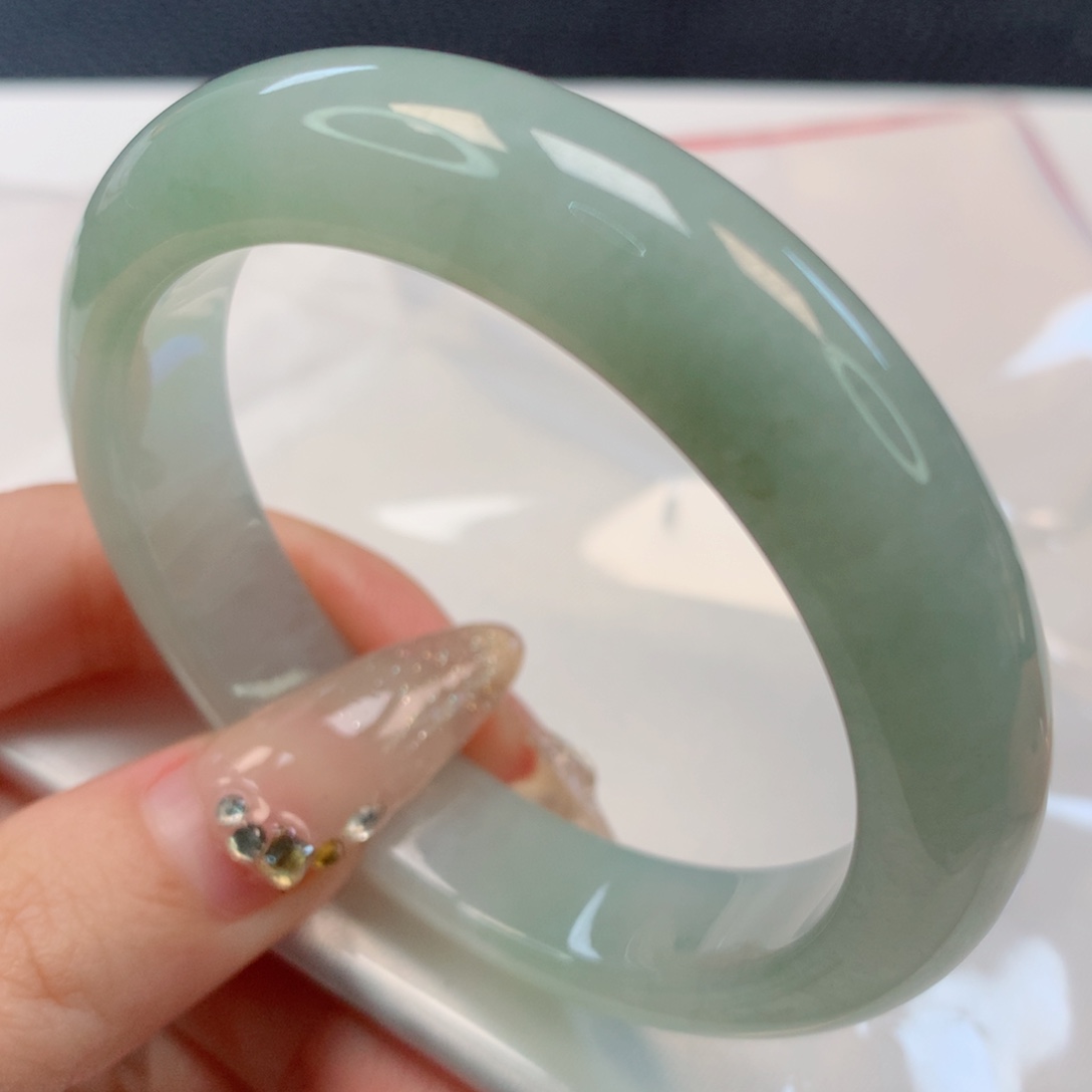 【闪购商品】翡翠手镯未镶嵌52+圈