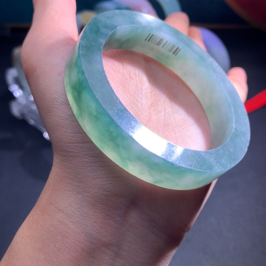 未镶嵌翡翠手镯定制翡翠
