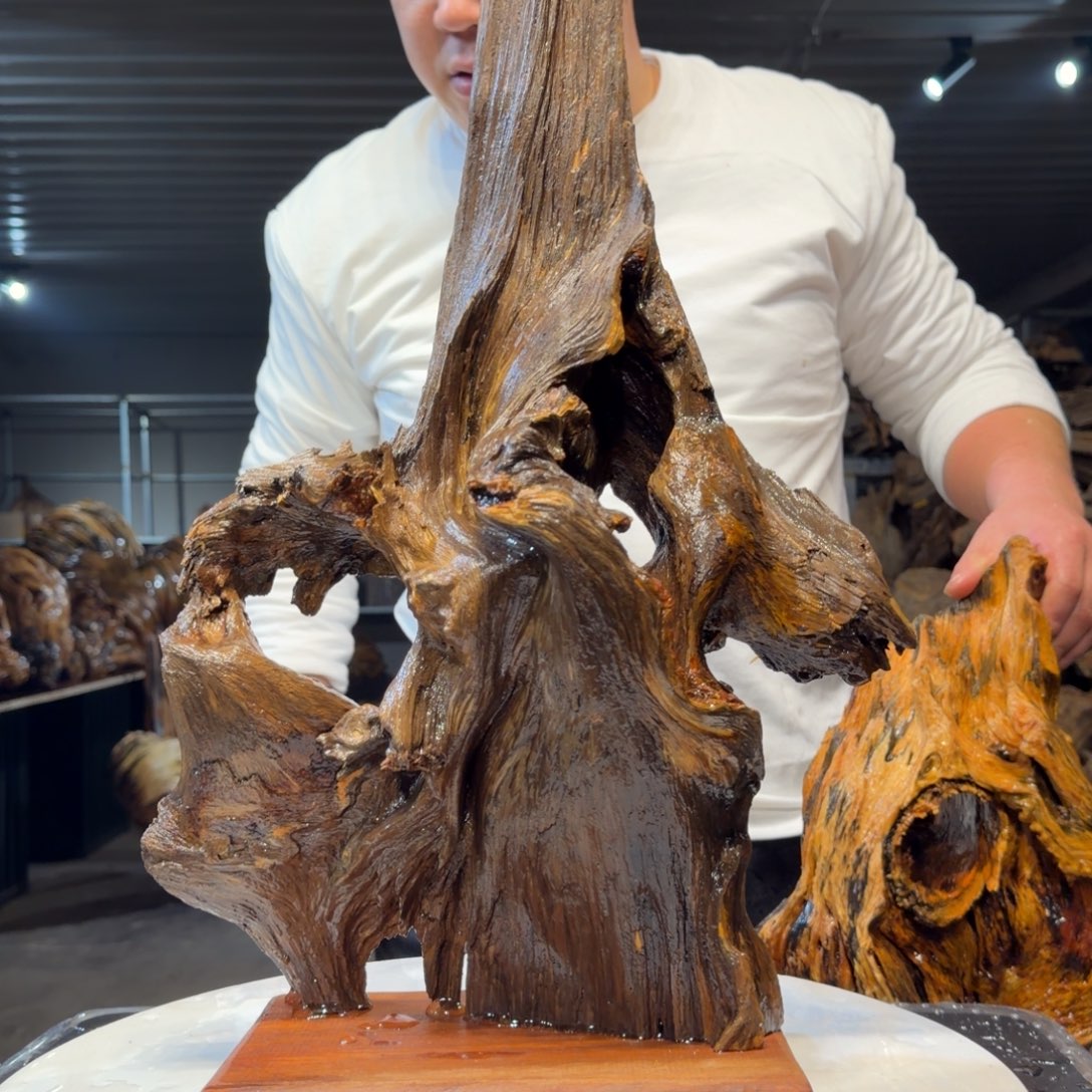 ༺***༻木王一刀琥珀木摆件23