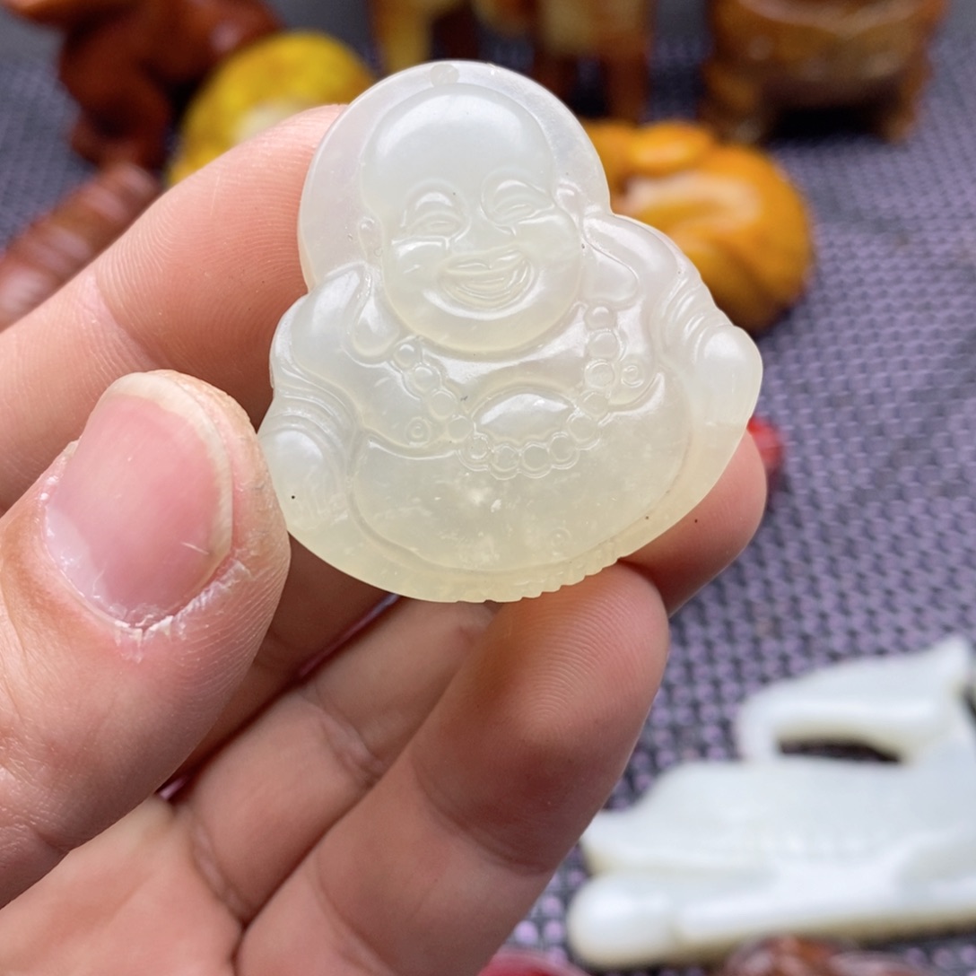 蛇纹石玉颈饰未镶嵌