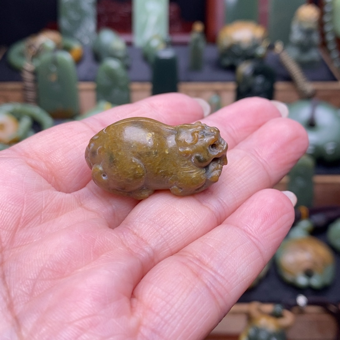 岫岩河磨玉（透闪石质玉）未镶嵌挂件