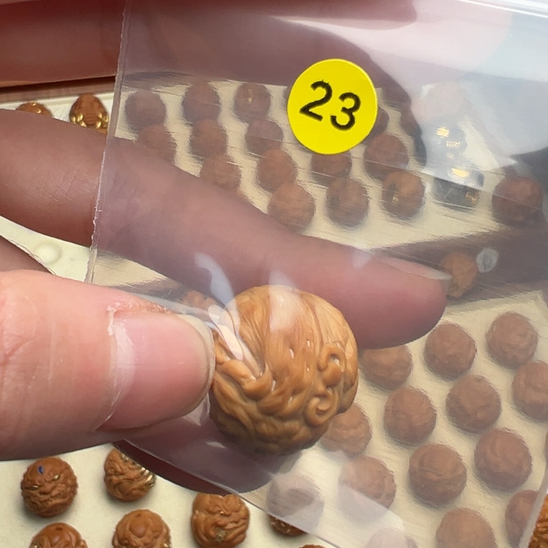 ****走猴头核桃吊坠恶僧。23