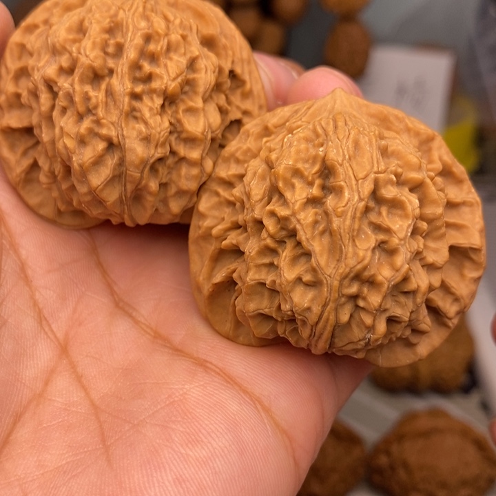 把件桃核盘龙狮子头43