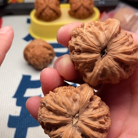 上***水把件文玩核桃元宝