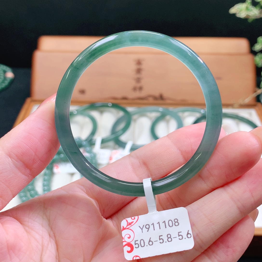 翡翠未镶嵌手镯天然