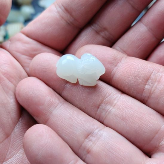 和田玉未镶嵌挂件