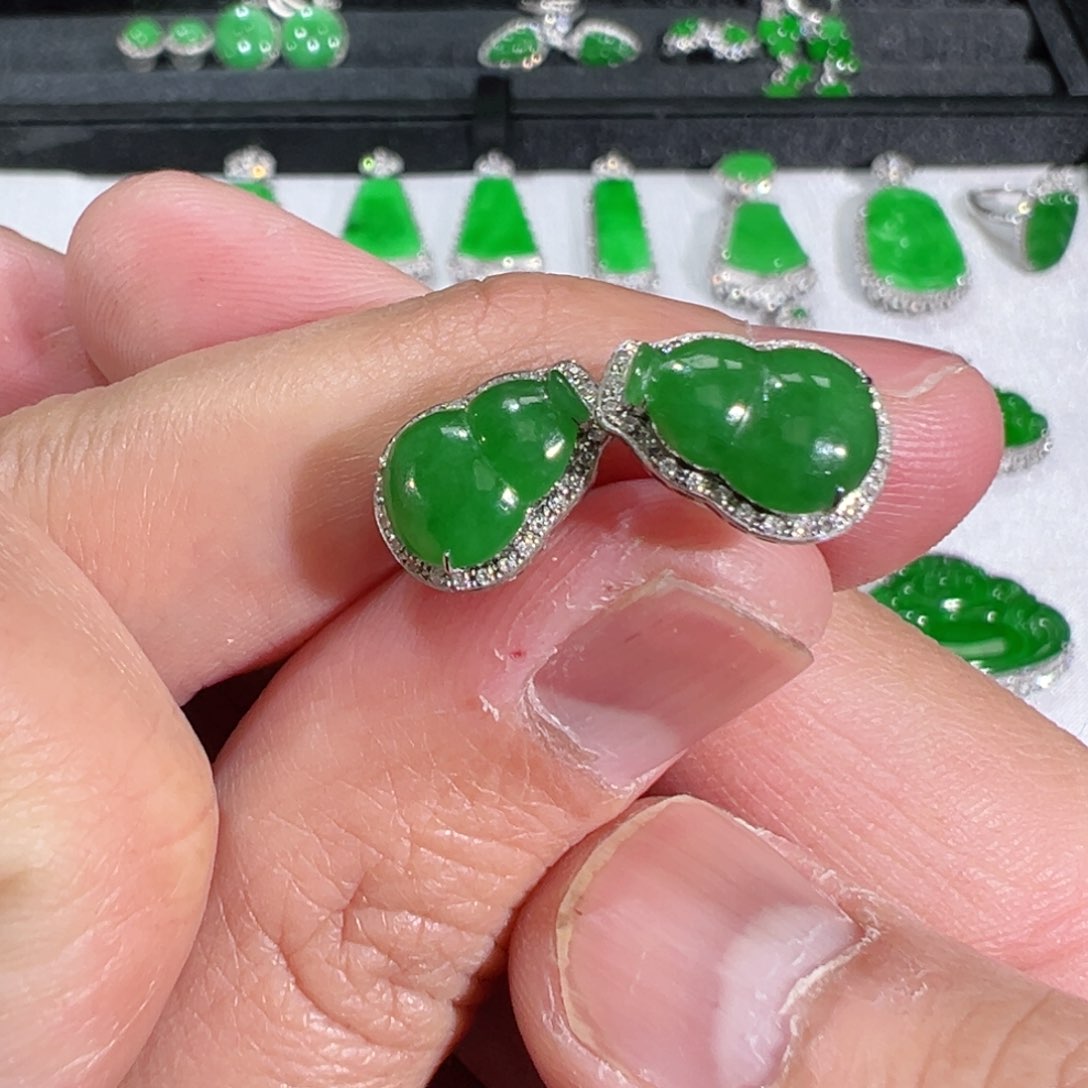 【闪购商品】翡翠吊坠(不含链)18K金镶嵌