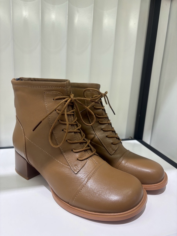 663162580cr漫步佳人粗跟棉款短靴